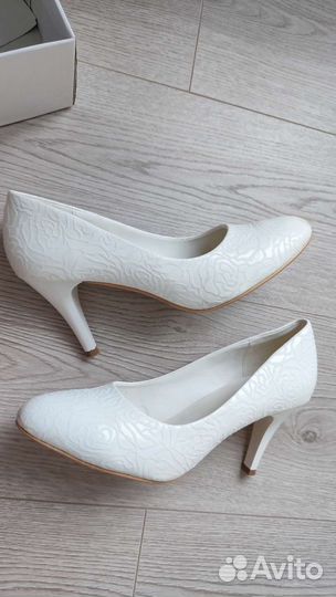 Туфли женские 39 размер белые
