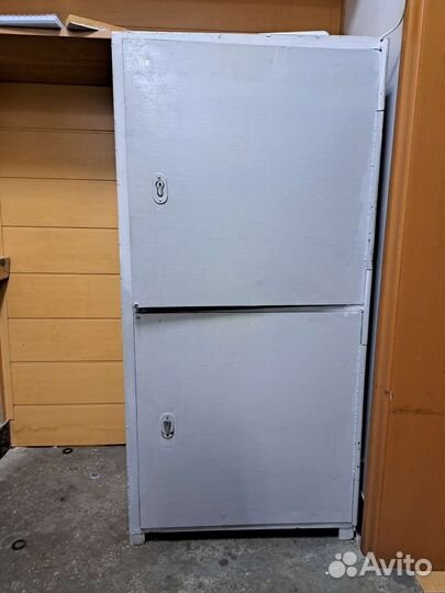 Сейф металлический