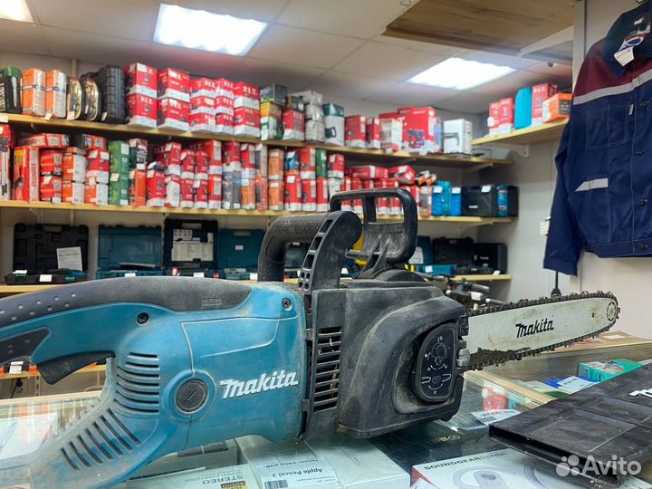 Цепная электропила Makita UC4030A