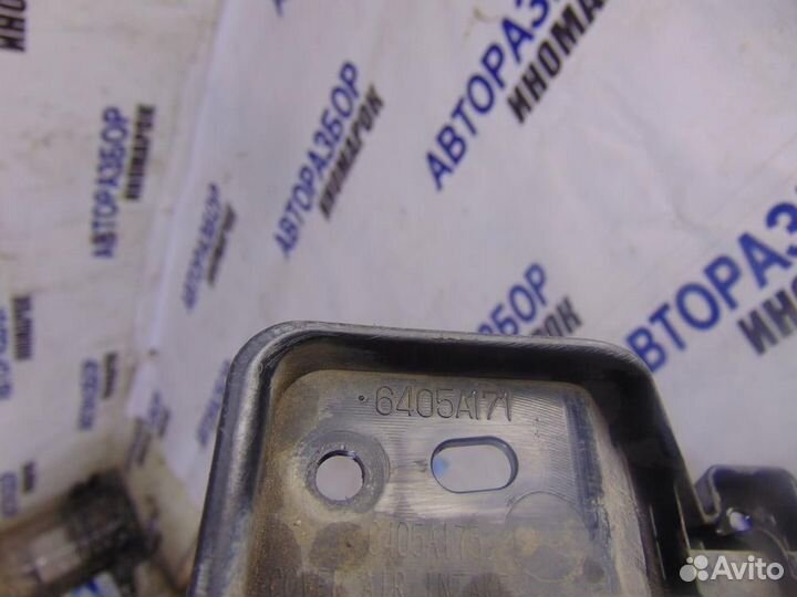 Кронштейн фары противотуманной левой для Mitsubish