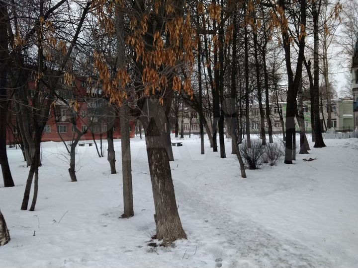 Комната 10,8 м² в 2-к., 2/4 эт.