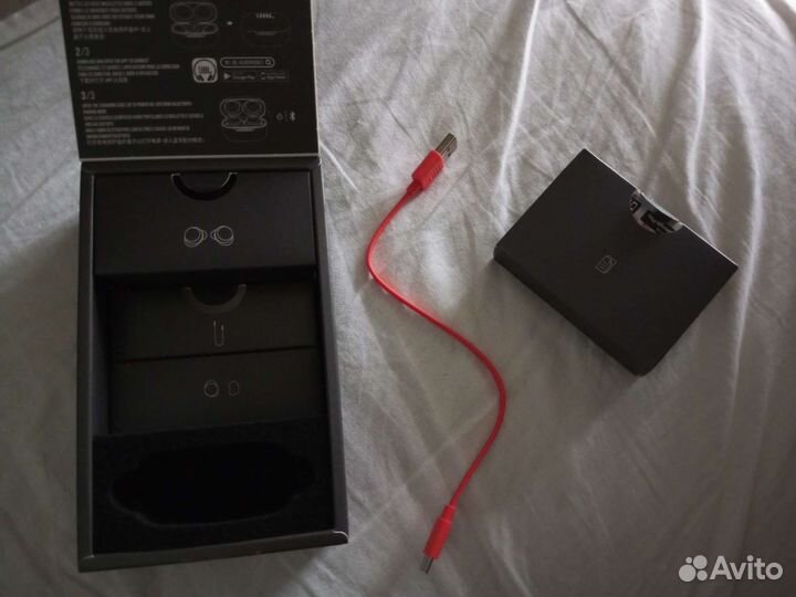 Беспроводные наушники jbl