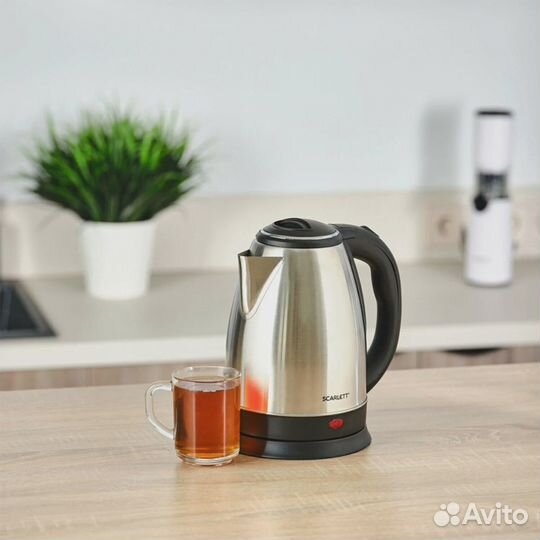 Электрочайник Scarlett 2л (новый)