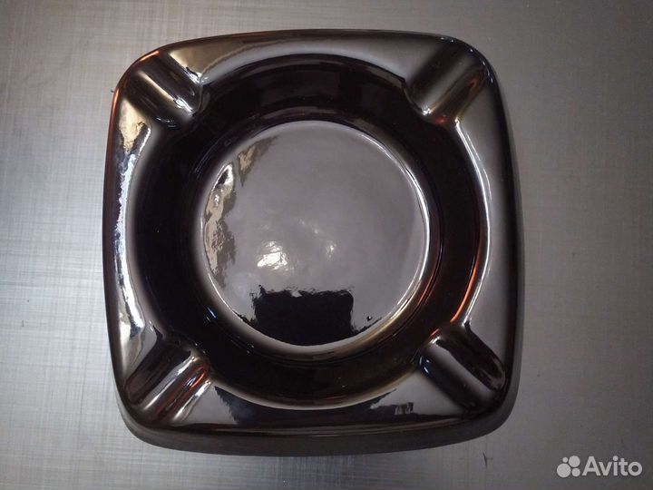 Пепельница керамическая почти черная 15х15 см