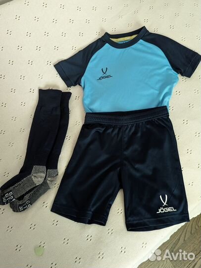 Футбольная форма детская и бутсы