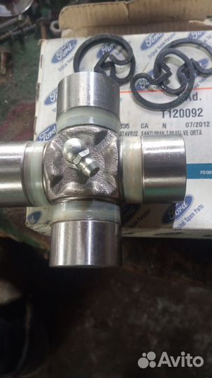 Крестовина кардана Форд