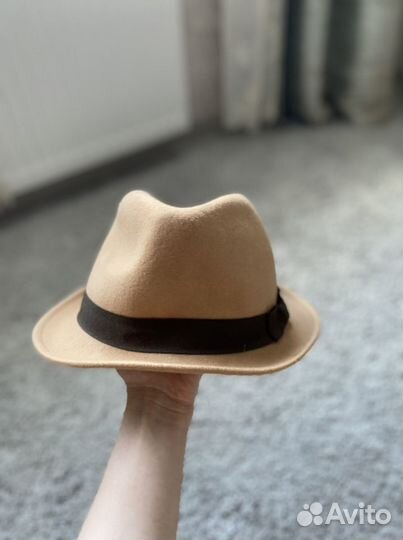 Шляпа бежевая