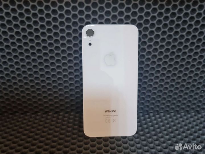 Заднее стекло iPhone XR белое (с глазком камеры)