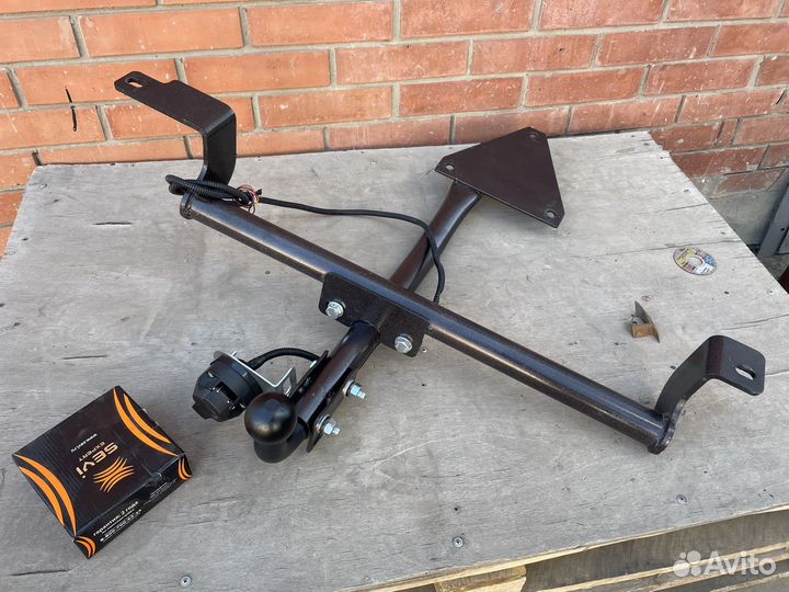 Фаркоп на priora седан