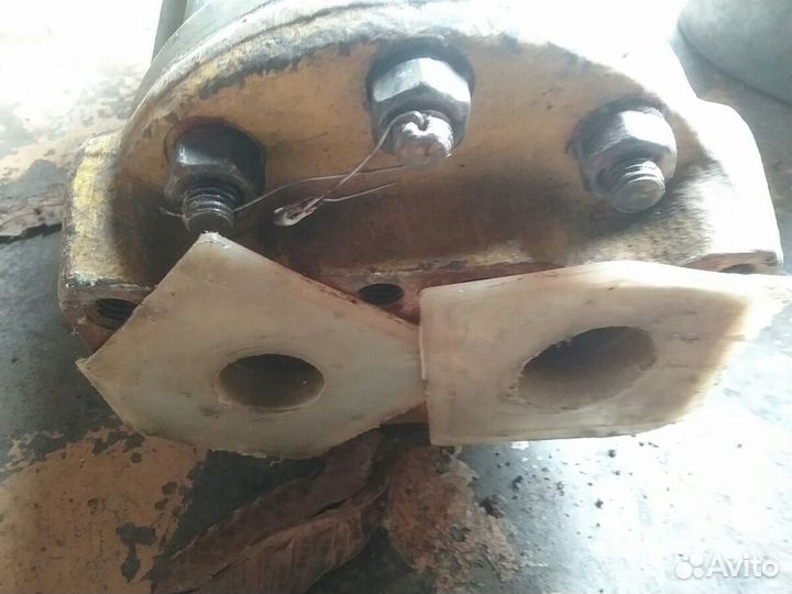 Аксиально поршневой насос