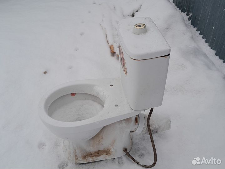 Унитазы и бачки бу