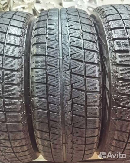 Bridgestone Blizzak Revo GZ 215/60 R17 96S