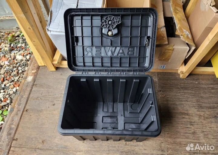 Инструментальный пластиковый ящик Bawer E024000