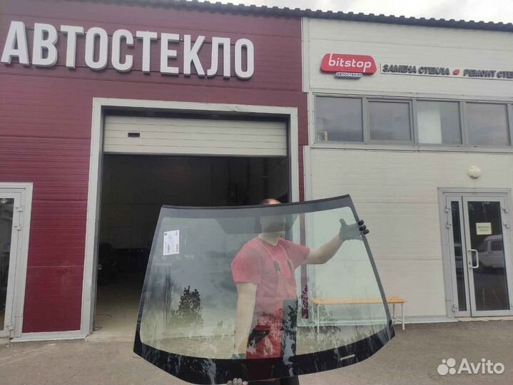 Заднее стекло на Шкода Рапид 2020-22