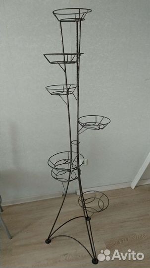 Стойка для цветов напольная