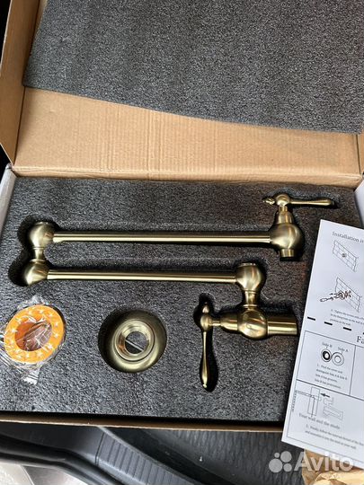 Смеситель в стену для раковины