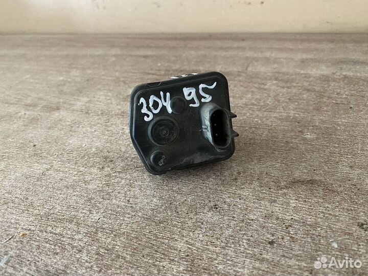 Корректор фары Mitsubishi Carisma