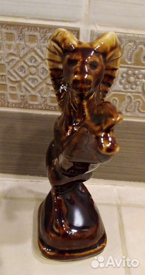 Статуэтка фарфор