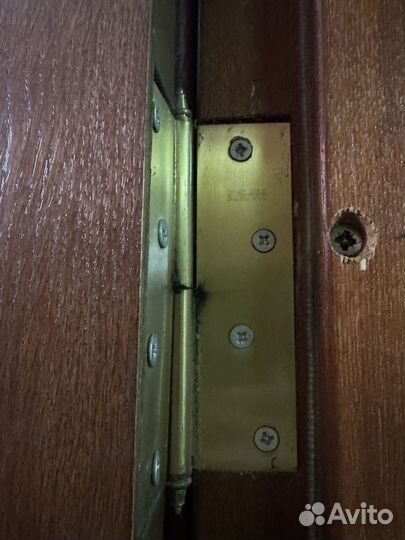 Дверь входная деревянная