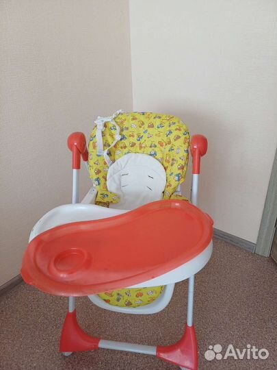 Стульчик для кормления малыша