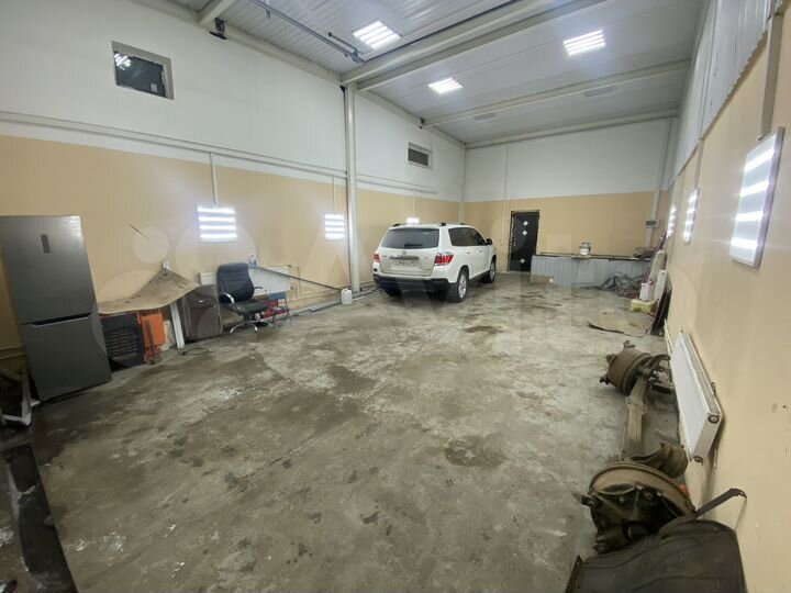 Гараж, > 30 м²