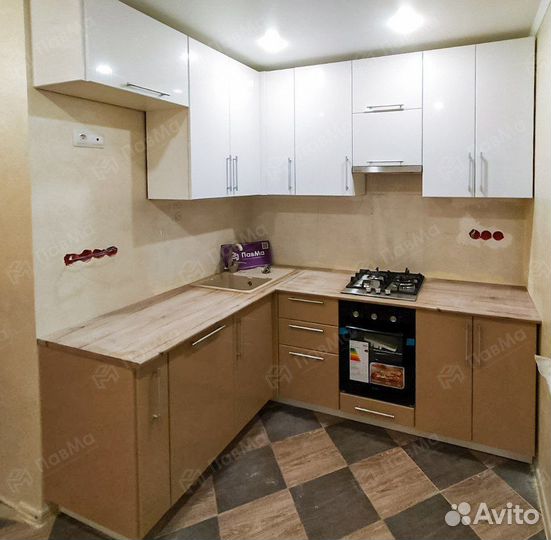 Кухня угловая 215х341 фартуком со сборкой