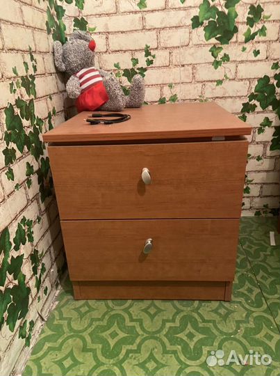 Тумба прикроватная
