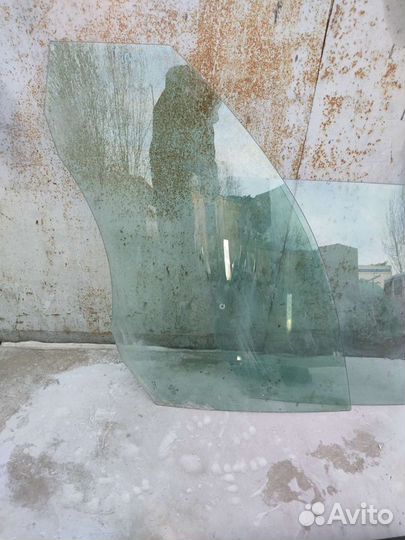 Стекло левое Tiguan Тигуан