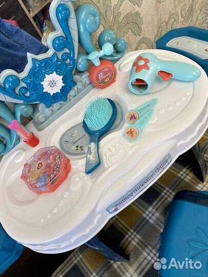 Косметический стол