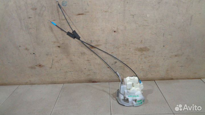 Замок двери передней правой Subaru Legacy Outback