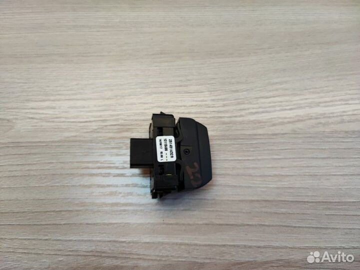 Кнопка системы стабилизации LADA X-Ray