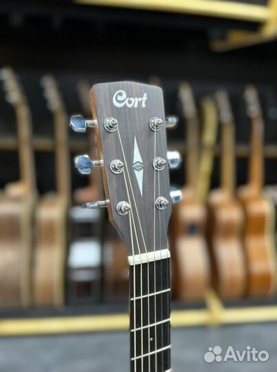 Акустическая гитара Cort (массив)