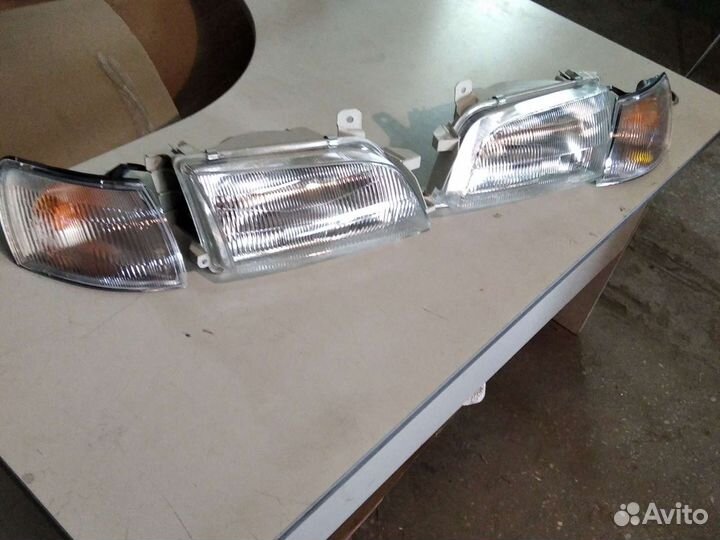 Комплект фар Тойота Калдина 96-02 г.в