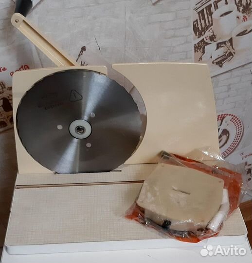 Хлеборезка Brotschneidemaschine (ломтерезка )