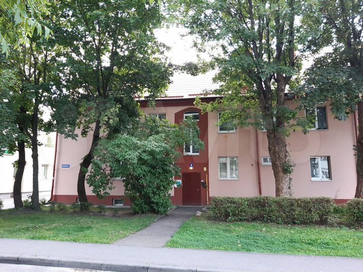 Комната 16 м² в 3-к., 1/2 эт.