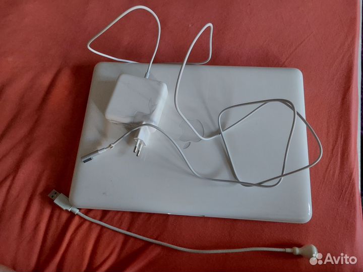 Макбук, фотоаппарат,смартфоны и тп