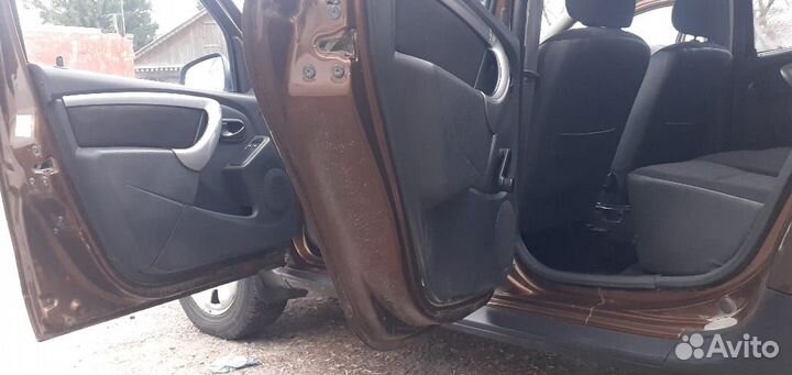 Renault duster Капот