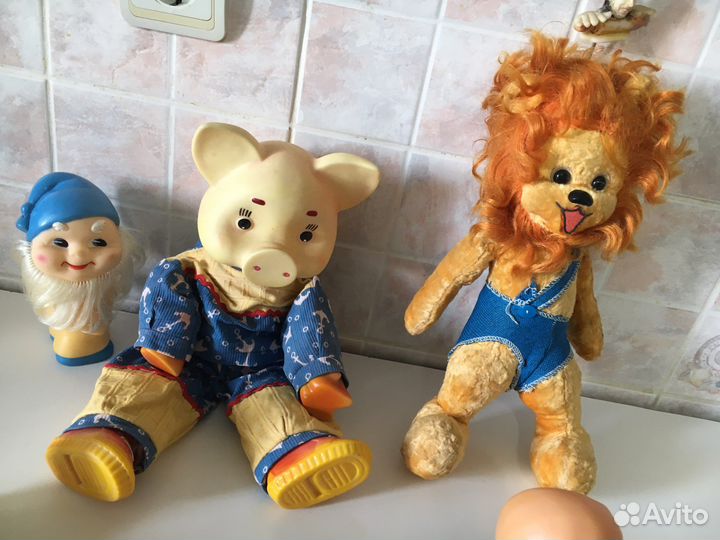 Игрушки Хрюша, лев врнмен СССР и другие