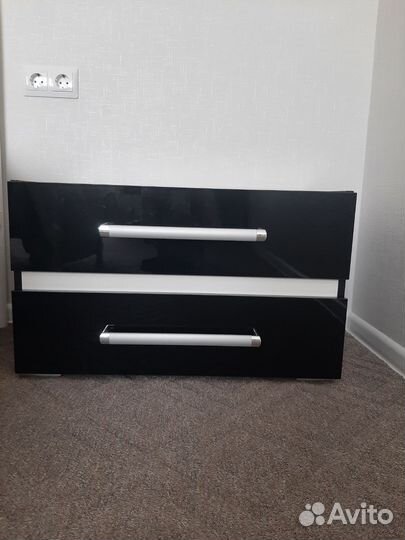 Тумба прикроватная