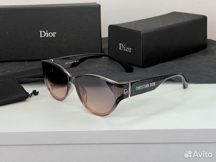 Солнцезащитные очки Dior с футляром комплект