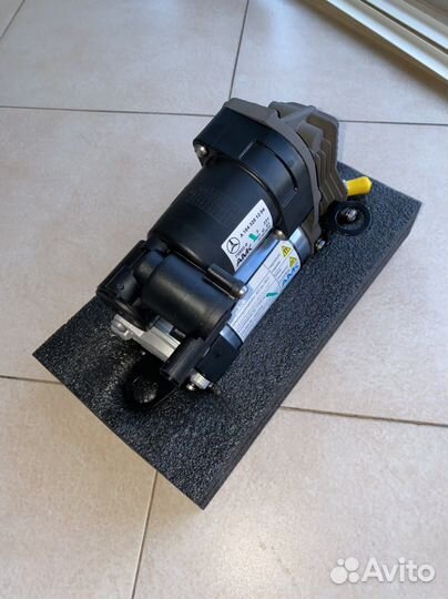 Компрессор пневмоподвески AMK Mercedes GL X164