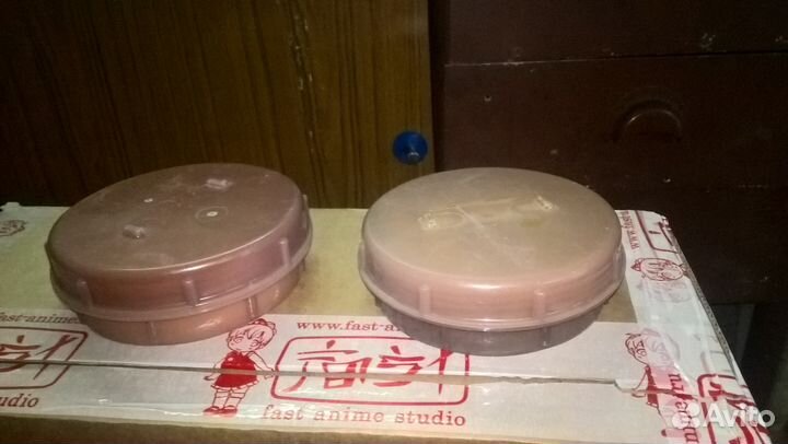 Банка пластмассовая