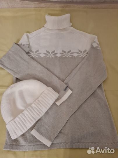 Свитер женский