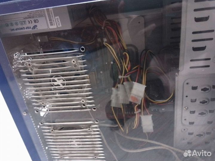 Продам системник на запчасти