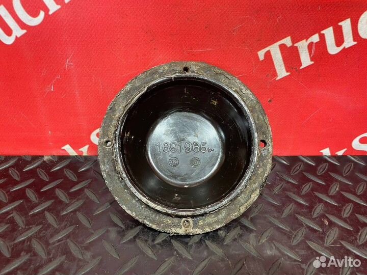 Крышка ступицы передней