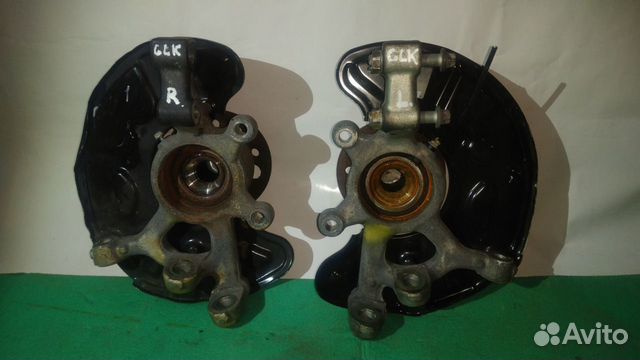 Кулак Mercedes GLK 204 передний левый