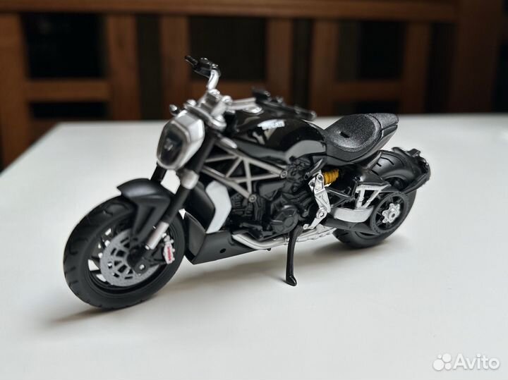 Модель мотоцикла Ducati Diavel S