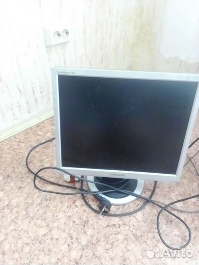 Монитор Samsung syncmaster 710n