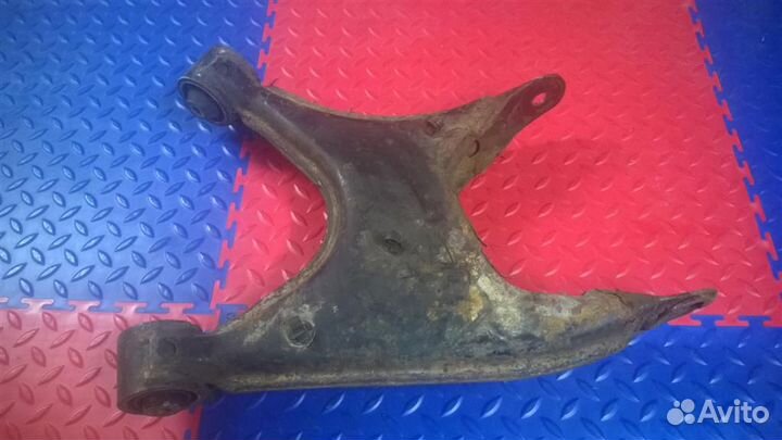 Рычаг задний H образный правый BMW 7-серия E38