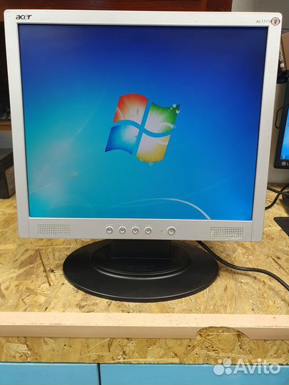 Рабочие мониторы 17